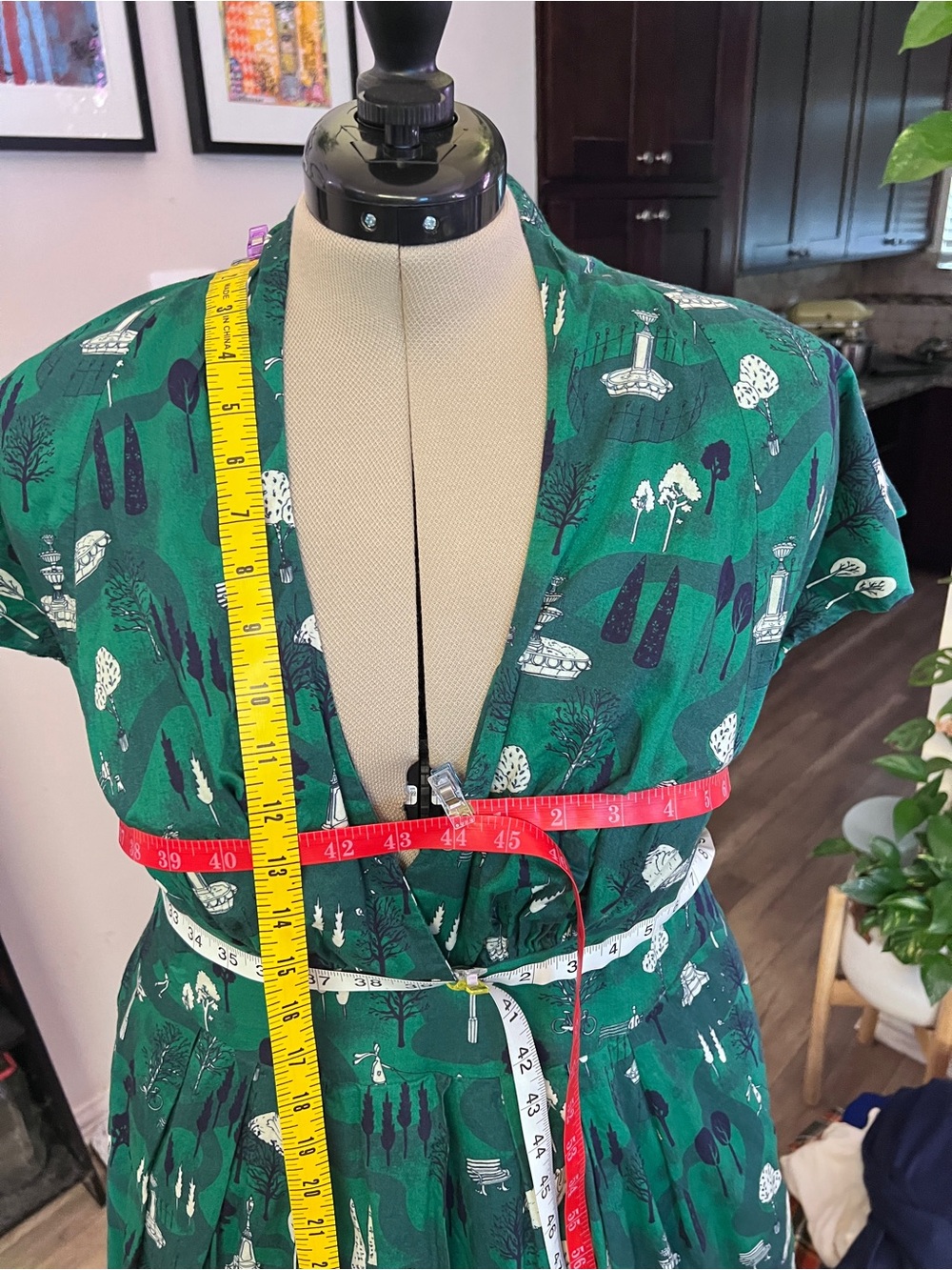 Green Printed V-Neck Midi Dress with Waist Detail - Picture 11 of 11